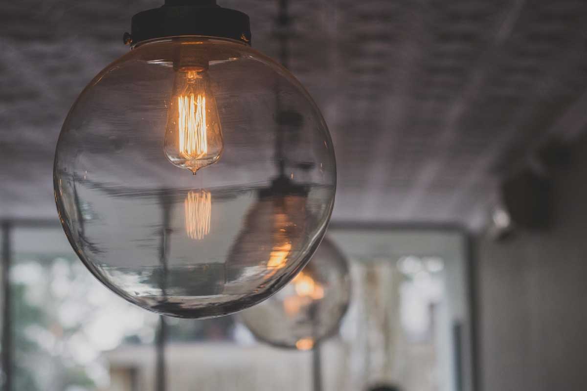 Titelbild zu „Designerlampen für ein gemütliches Ambiente“