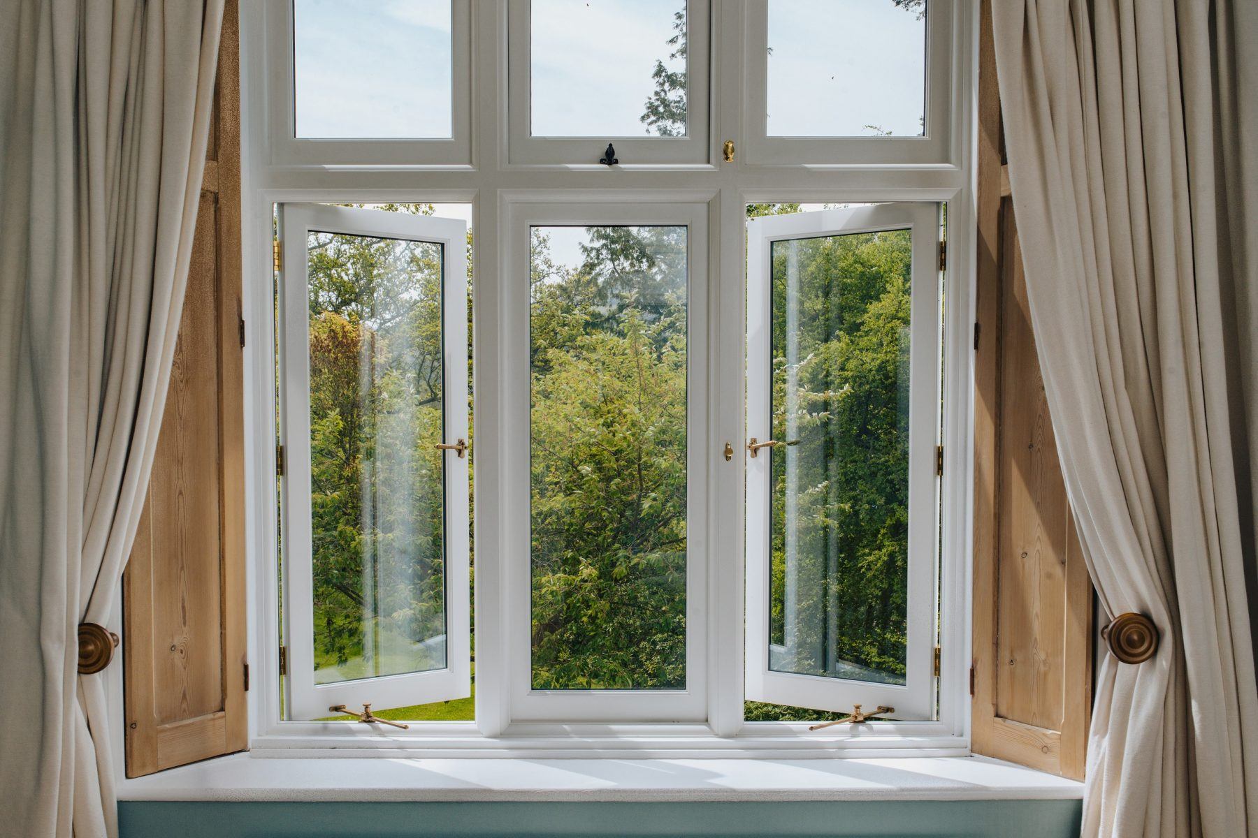 Titelbild zu „Fensterelemente – Woraus besteht ein Kunststofffenster?“